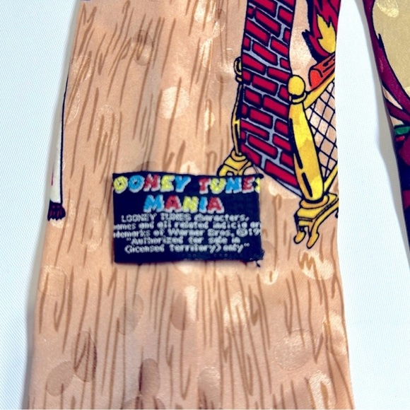 Looney Tunes Vintage looney tunes character 1994
Mickey Mouse
Winnie the Pooh - Picture 8 of 13